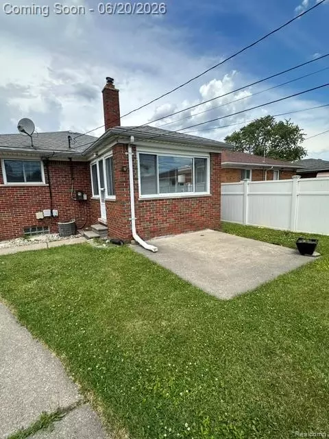 Other - 17416 Veronica Ave, Eastpointe, MI 48021 photo 8 of 12