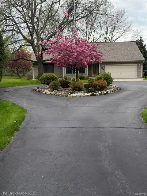 629 N Lapeer St N, Davison, MI 48423