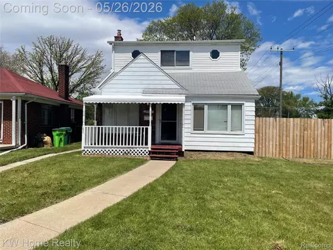 16853 Lincoln Ave, Eastpointe, MI 48021