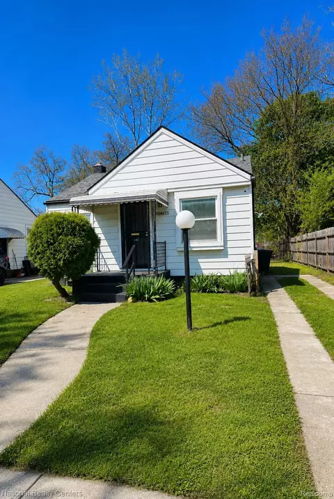 20445 Pinehurst St, Detroit, MI 48221