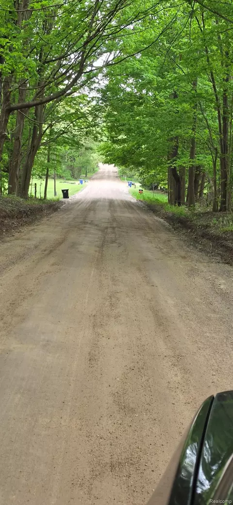 13 E 34 Acres Maple Rd E Maple Rd E, Milford, MI 48381