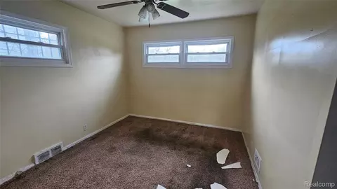 Bedroom - 258 E Hobson Ave, Flint, MI 48505 photo 1 of 2