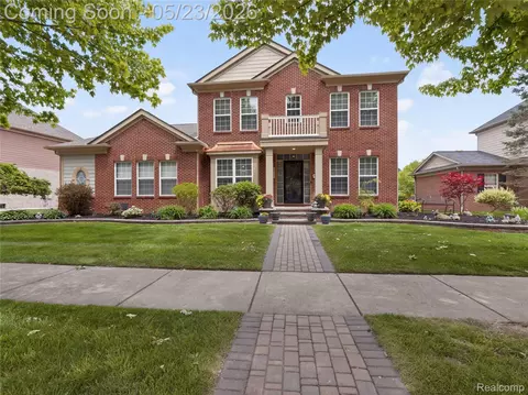 50182 Black Horse Ln, Canton, MI 48188