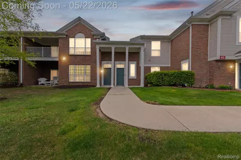 16836 Dover Dr, Northville, MI 48168