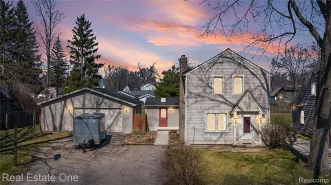 4058 Lomley Ave, Waterford, MI 48329