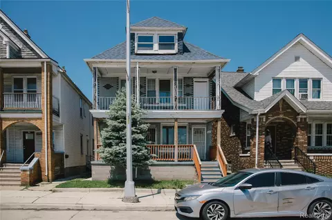 2441 Holbrook St, Hamtramck, MI 48212