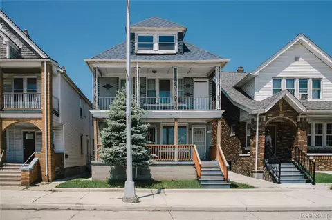 2441 Holbrook St, Hamtramck, MI 48212