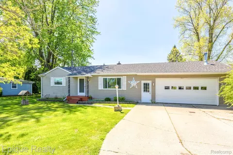 11110 Davison Rd, Davison, MI 48423