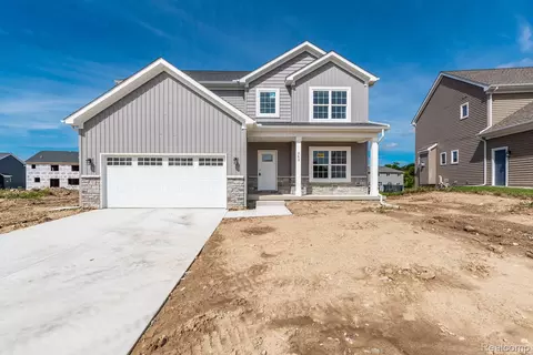 10010 Santa Lucia Ct, Grand Blanc, MI 48439