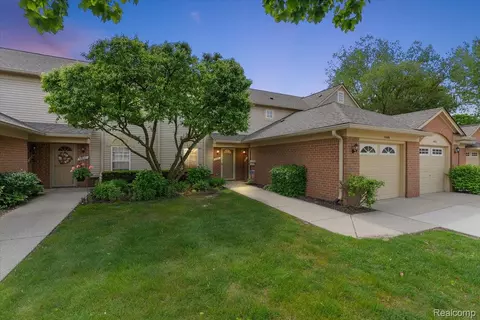55093 Westchester Dr #45, Shelby Township, MI 48316