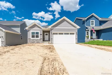 10020 Santa Lucia Ct, Grand Blanc, MI 48439