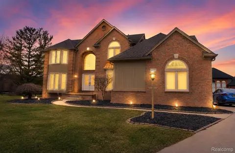54275 Talon Ct, Shelby Township, MI 48315