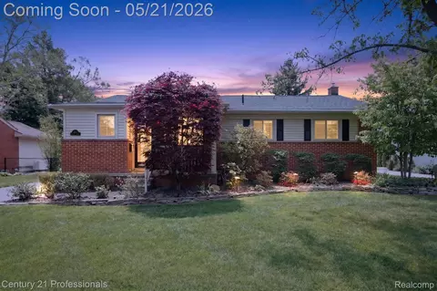 635 Simpson St, Plymouth, MI 48170