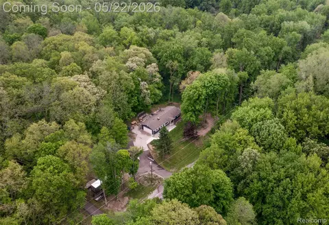 7566 Curtis Rd, Northville, MI 48168