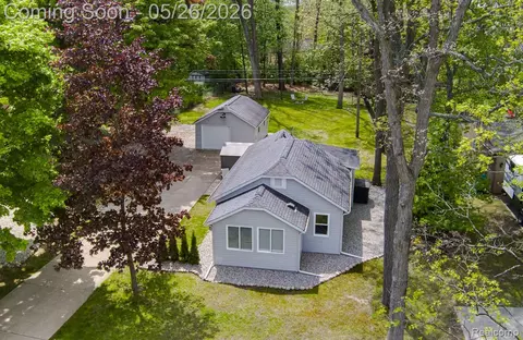 6281 Waldon Rd, Independence, MI 48346