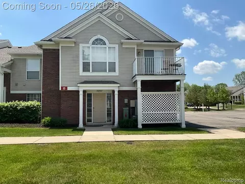 16754 Dover Dr, Northville, MI 48168