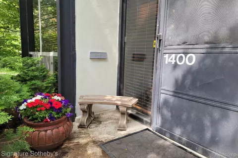 1400 Joliet Pl, Detroit, MI 48207
