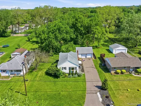 2733 Lovington Dr, Troy, MI 48083