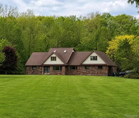 1967 Copas Rd, Caledonia, MI 48867