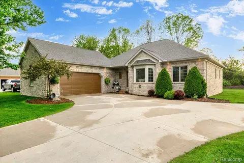 2376 Joseph Tamron Dr W, St. Clair, MI 48079