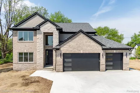 2828 S Livernois Rd, Rochester Hills, MI 48307