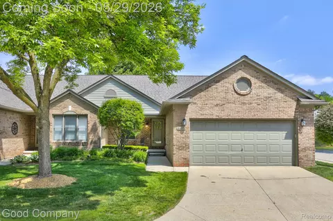 4439 Larkspur Ct, Warren, MI 48092
