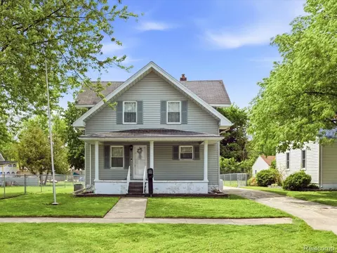 1412 Minnie St, Port Huron, MI 48060