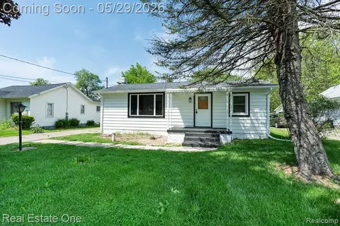 1056 Adams Rd, Burton, MI 48509