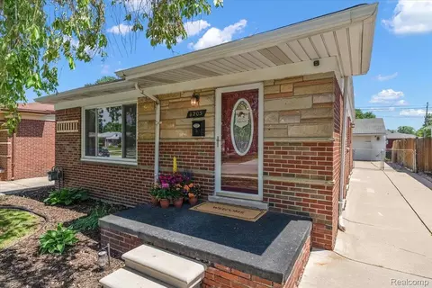 4205 Katherine St, Dearborn Heights, MI 48125