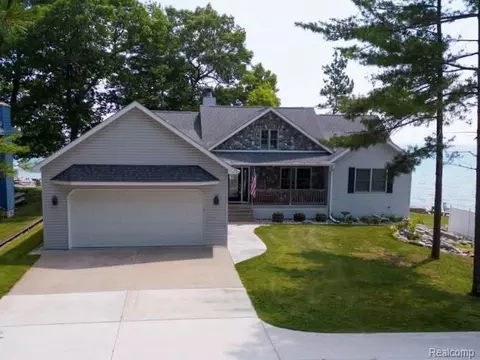 126 124 Baldwin Resort, East Tawas, MI 48730