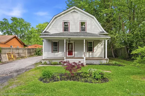 36186 Marilac St, Harrison, MI 48045