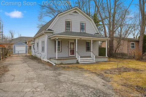 36186 Marilac St, Harrison, MI 48045