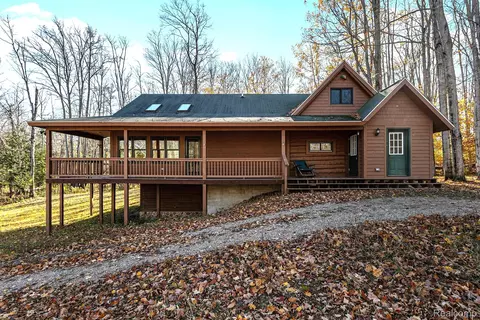 2446 Spayde Rd, Charlevoix, MI 49720