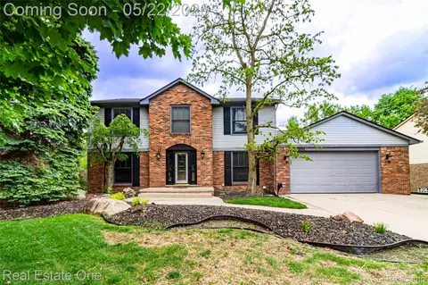 24890 White Plains Dr, Novi, MI 48374