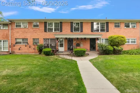 3211 Benjamin Ave #13, Royal Oak, MI 48073