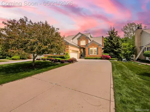 44415 Aspen Ridge Dr, Northville, MI 48168