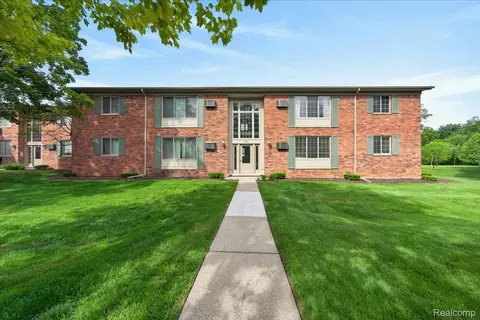 454 Romeo Rd #226, Rochester, MI 48307