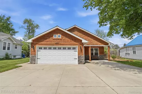 6070 Hackett, Waterford, MI 48327