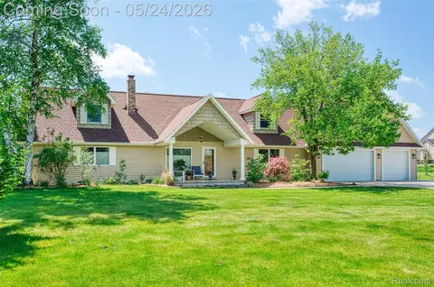 13800 12 Mile Rd, Green Oak, MI 48178