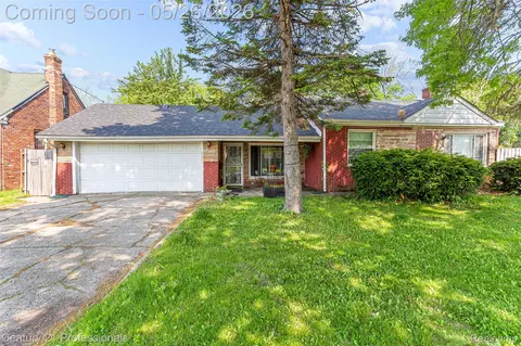 3231 Spruce St, Inkster, MI 48141