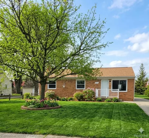11722 Haller St, Livonia, MI 48150