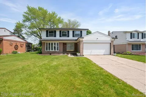 27370 Selkirk St, Southfield, MI 48076