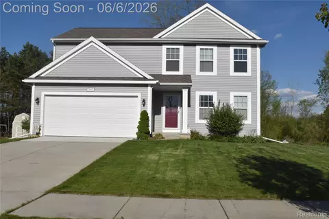 7067 Glenmeadow Ct, Grand Blanc, MI 48439