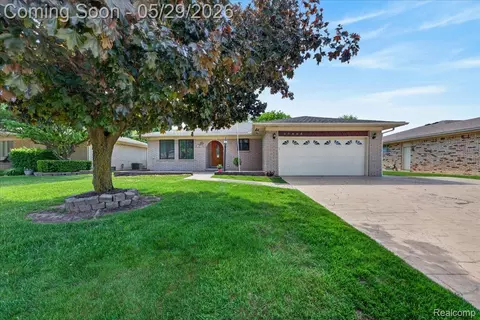 37465 Dundee St, Sterling Heights, MI 48310