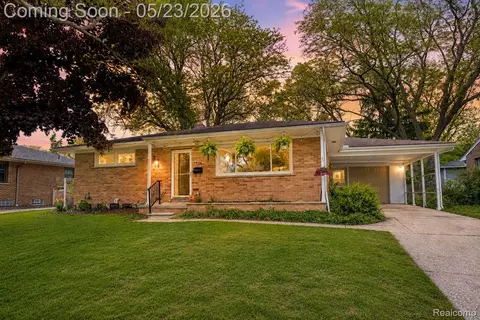 1724 Weldon Blvd, Ann Arbor, MI 48103