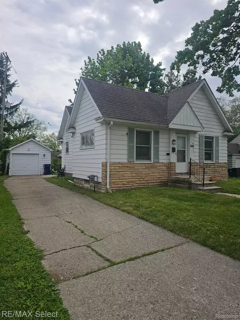 2551 Altoona St, Flint, MI 48504