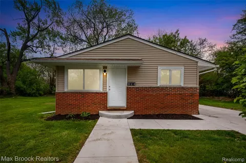 493 Luther Ave, Pontiac, MI 48341