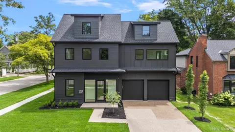 1723 Birmingham Blvd, Birmingham, MI 48009