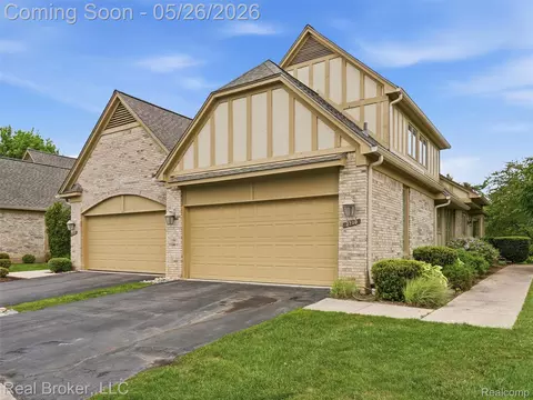 2710 Maitland Dr, Ann Arbor, MI 48105