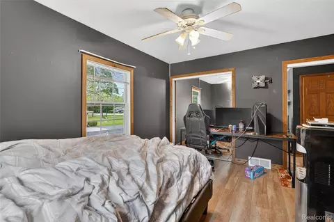 Bedroom - 6235 Flushing Rd, Mount Morris, MI 48433 photo 11 of 11